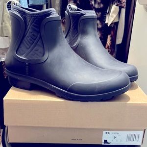 UGG CHEVONNE rain/snow boots